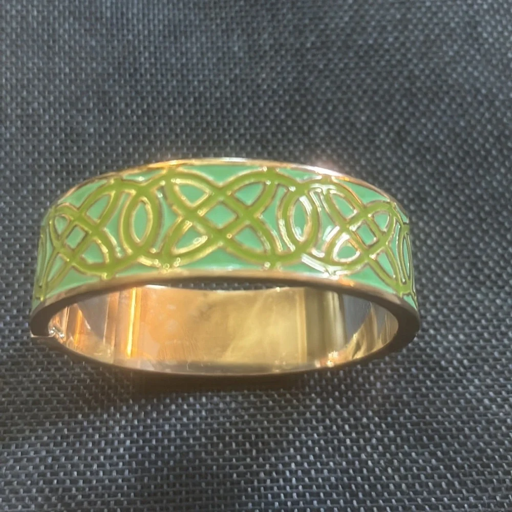 Stella and Dot “Eleanor” Thick Hinged Enamel Bracelet - Picture 3 of 10